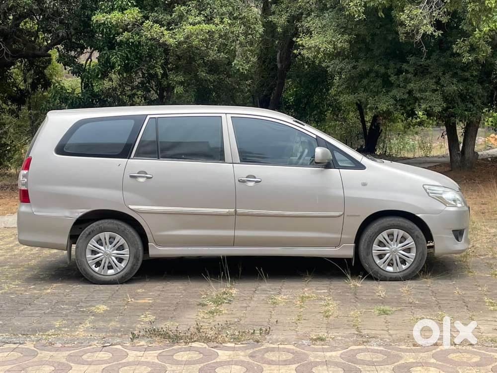 Toyota Innova 2.5 Gx (diesel) 8 Seater Bs Iv, 2013, Diesel