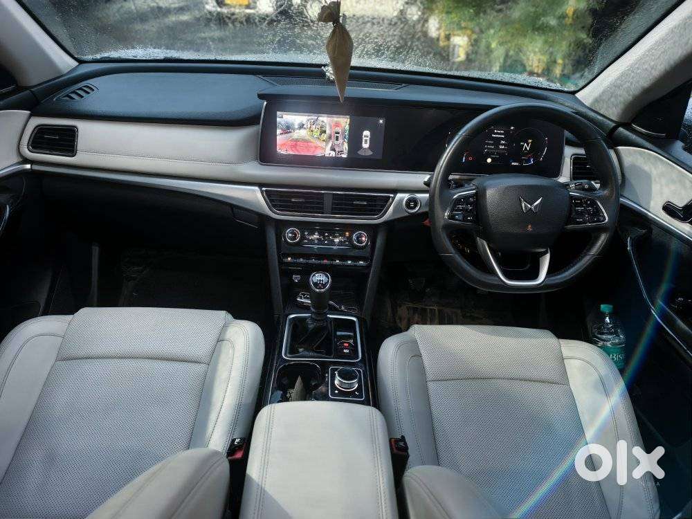 Mahindra Xuv700 2.2 Ax 7 Diesel Mt Luxury Pack Str, 2024, Diesel