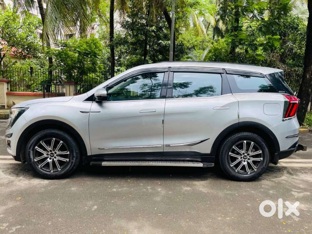 Mahindra Xuv700 2.0 Ax 7 Petrol Mt Str, 2023, Petrol