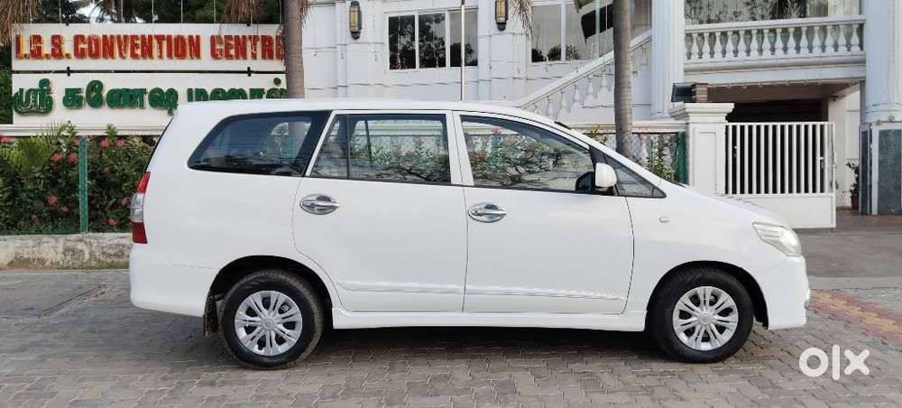 Toyota Innova 2.5 G (diesel) 8 Seater Bs Iv, 2016, Diesel