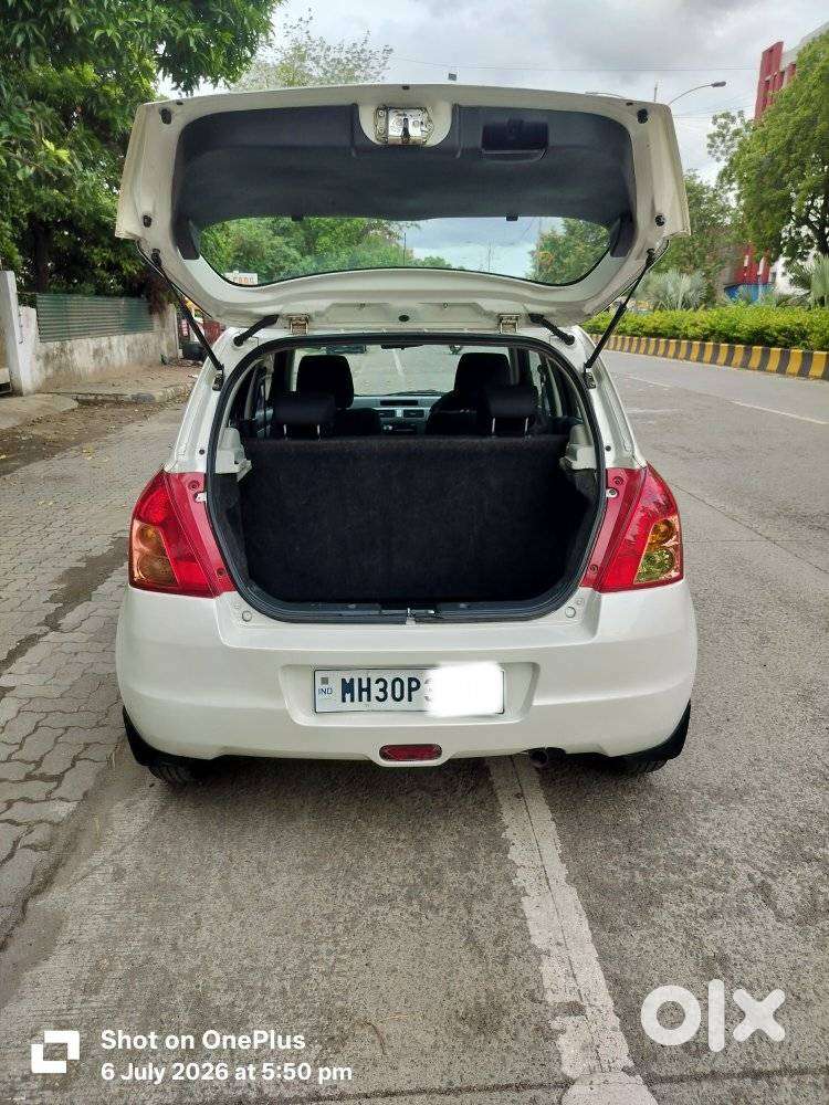 Maruti Suzuki Swift Vxi + Manual, 2010, Petrol