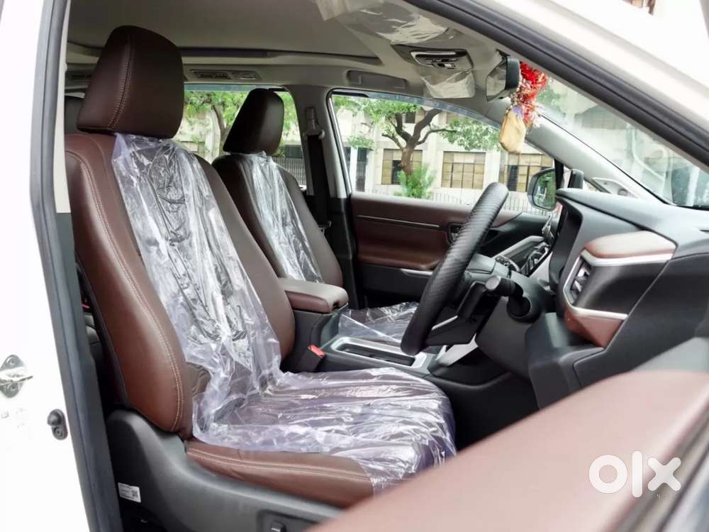 Toyota Innova Hycross 2.0 Zx Hybrid 7 Str, 2023, Petrol