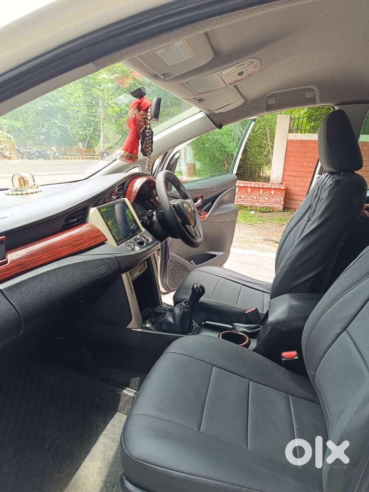 Toyota Innova Crysta 2.4 G Plus Mt 8 Str, 2017, Diesel