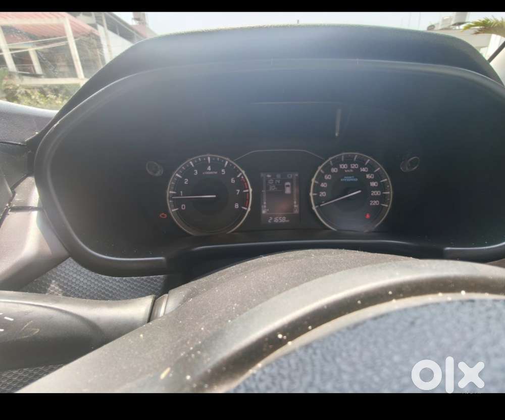 Maruti Suzuki Brezza 1.5 Vxi At Smart Hybrid, 2022, Petrol