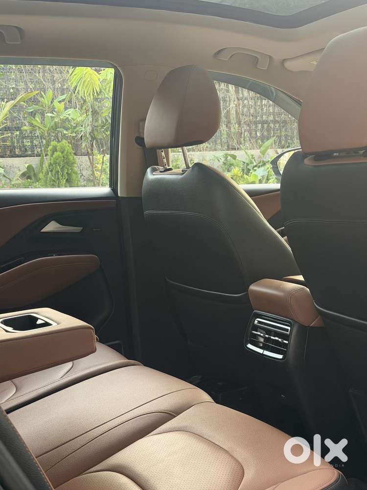 Mg Hector Plus Savvy Pro 1.5 Turbo Petrol Cvt 7 Str, 2024, Petrol