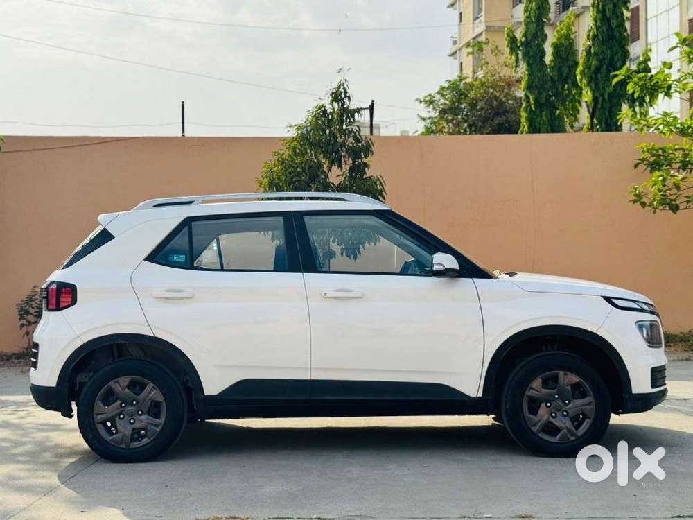 Hyundai Venue 1.2 S (o), 2023, Petrol