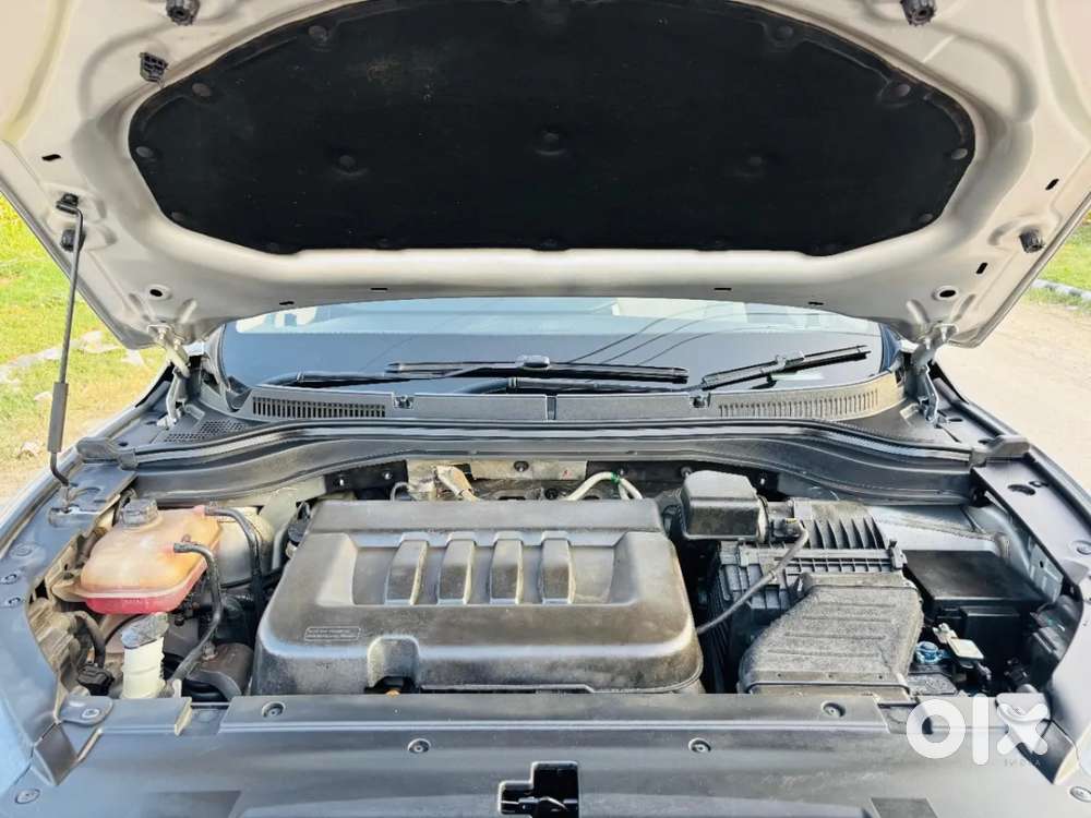 Mahindra Xuv700 2.2 Ax 5 Diesel At Str, 2022, Diesel