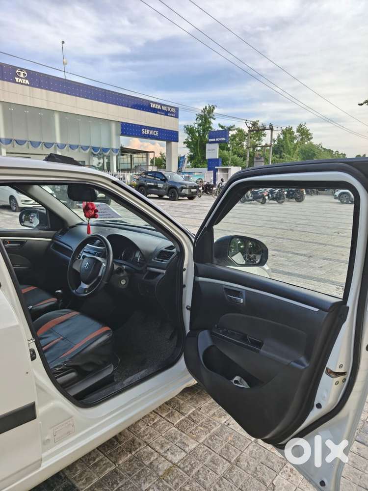 Maruti Suzuki Swift Vxi 1.2 Abs Bs-iv, 2017, Petrol