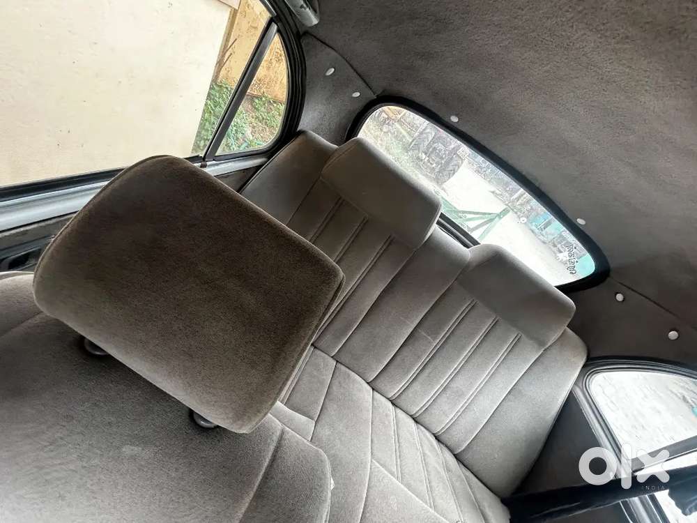 Ambassador Classic 1800 2002