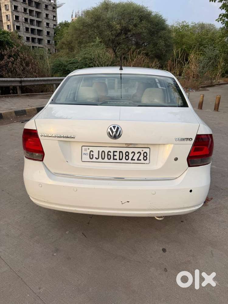 Volkswagen Vento 1.6 Mpi Auto Petrol 2011