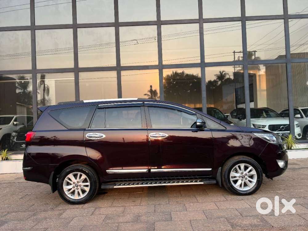 Toyota Innova Crysta 2.8 Gx At 8 Seater, 2017, Diesel