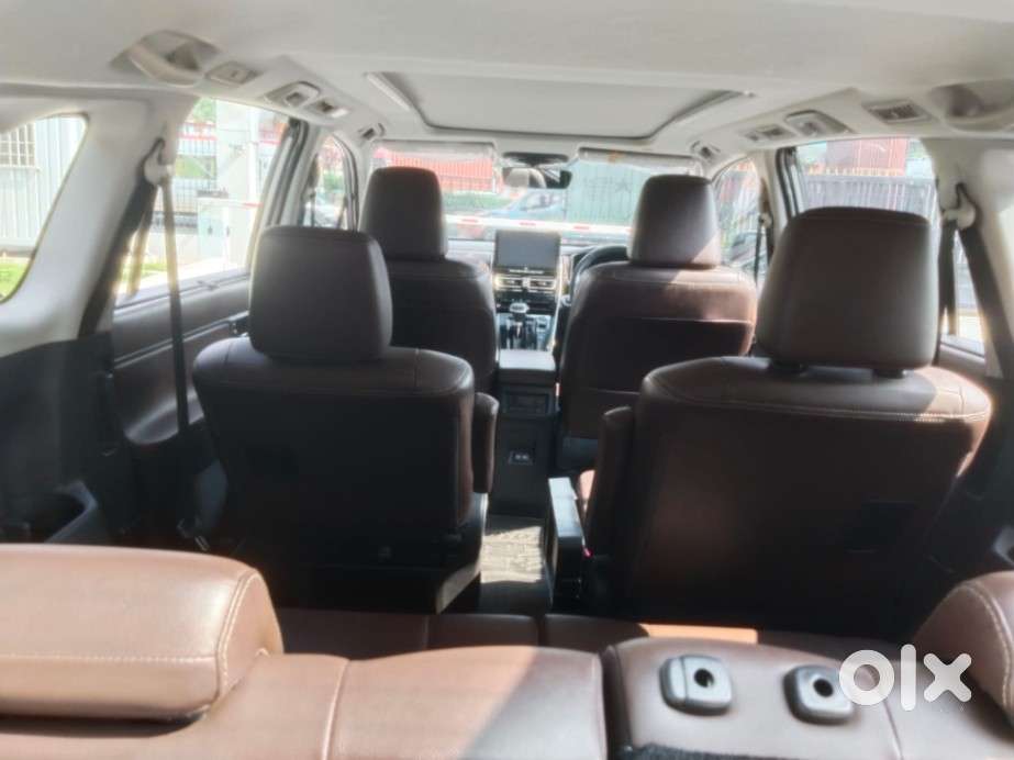 Toyota Innova Hycross 2.0 Zx Hybrid 7 Str, 2023, Petrol