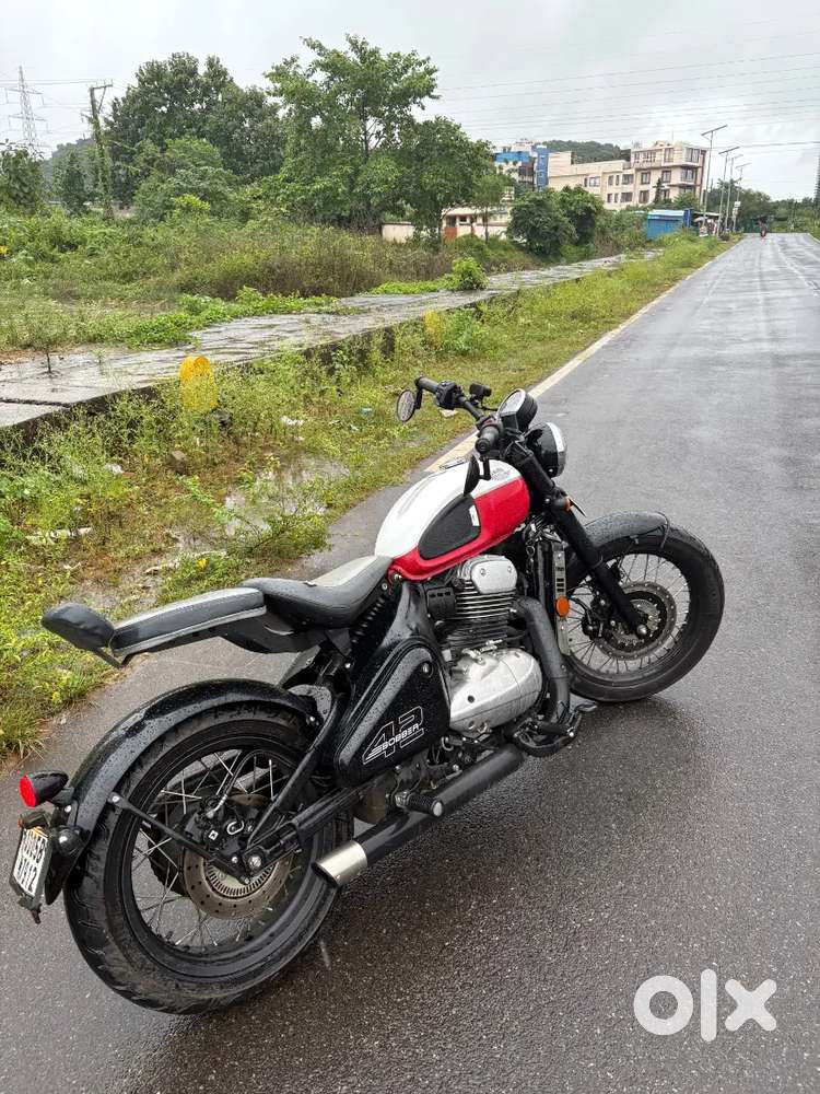 Jawa 42 Bobber 2023 km driven