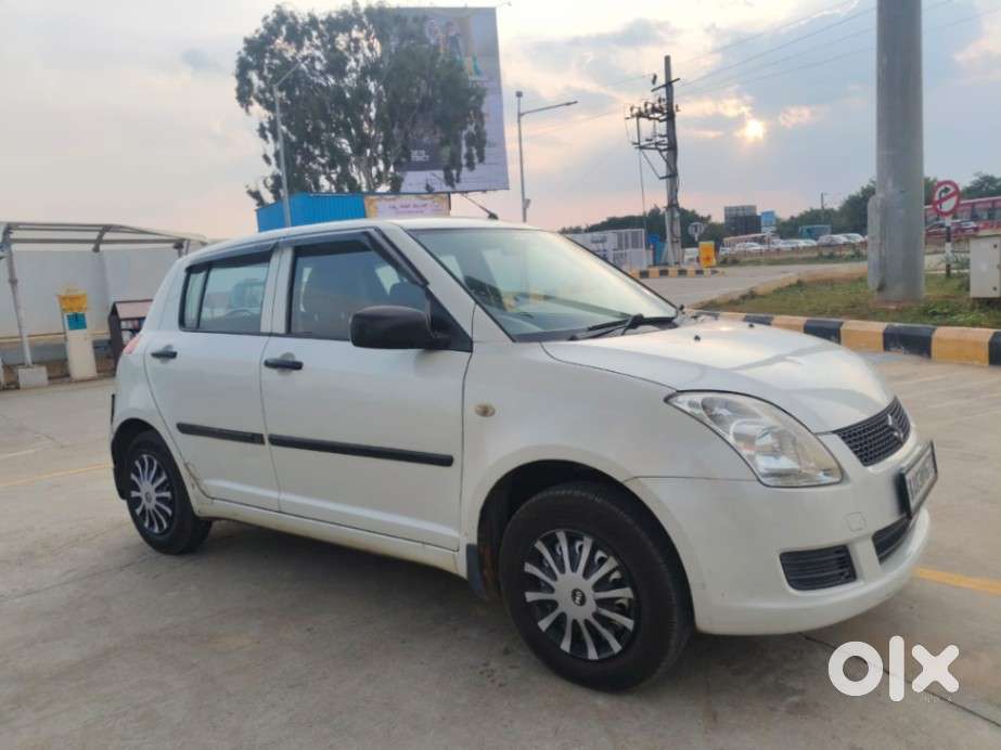 Maruti Suzuki Swift Lxi Option, 2010, Petrol