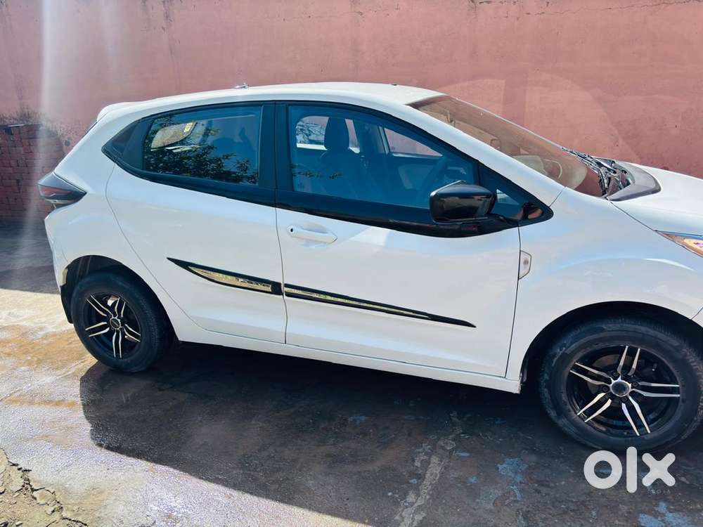 Tata Altoz Petrol 2022