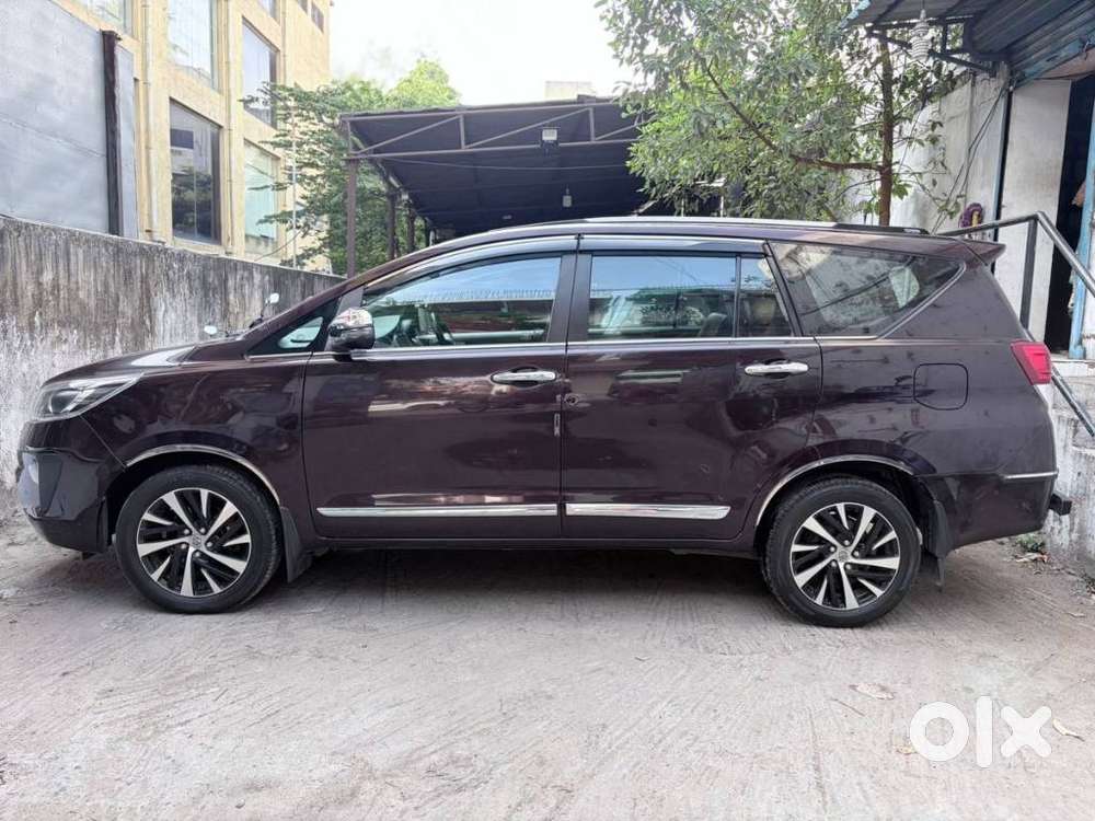 Toyota Innova Crysta 2.8 Gx At 8 Seater, 2023, Diesel