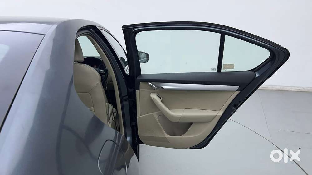 Skoda Octavia 1.8 Tsi Style At, 2017, Petrol