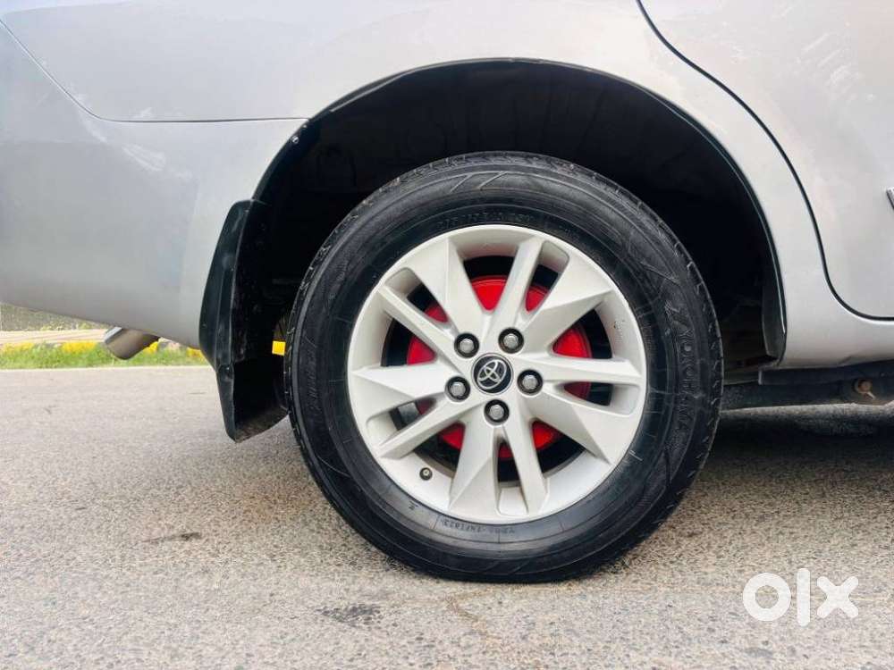 Toyota Innova Crysta 2.4 G Mt 7 Str, 2017, Diesel