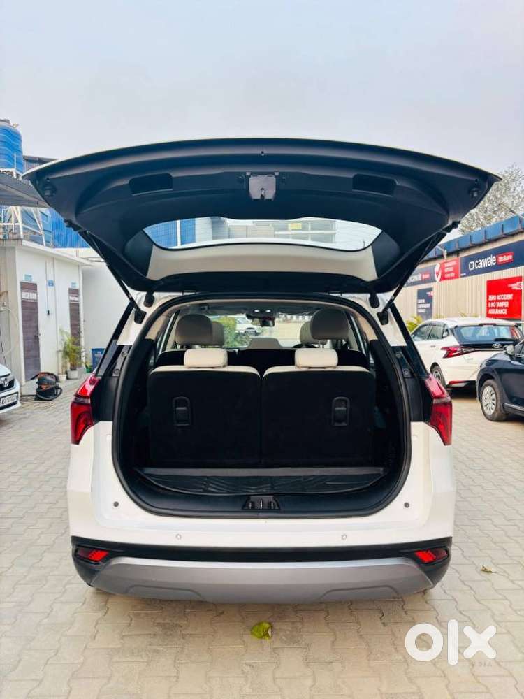 Mahindra Xuv700 2.2 Ax 7 Diesel Mt Luxury Pack Str, 2023, Diesel