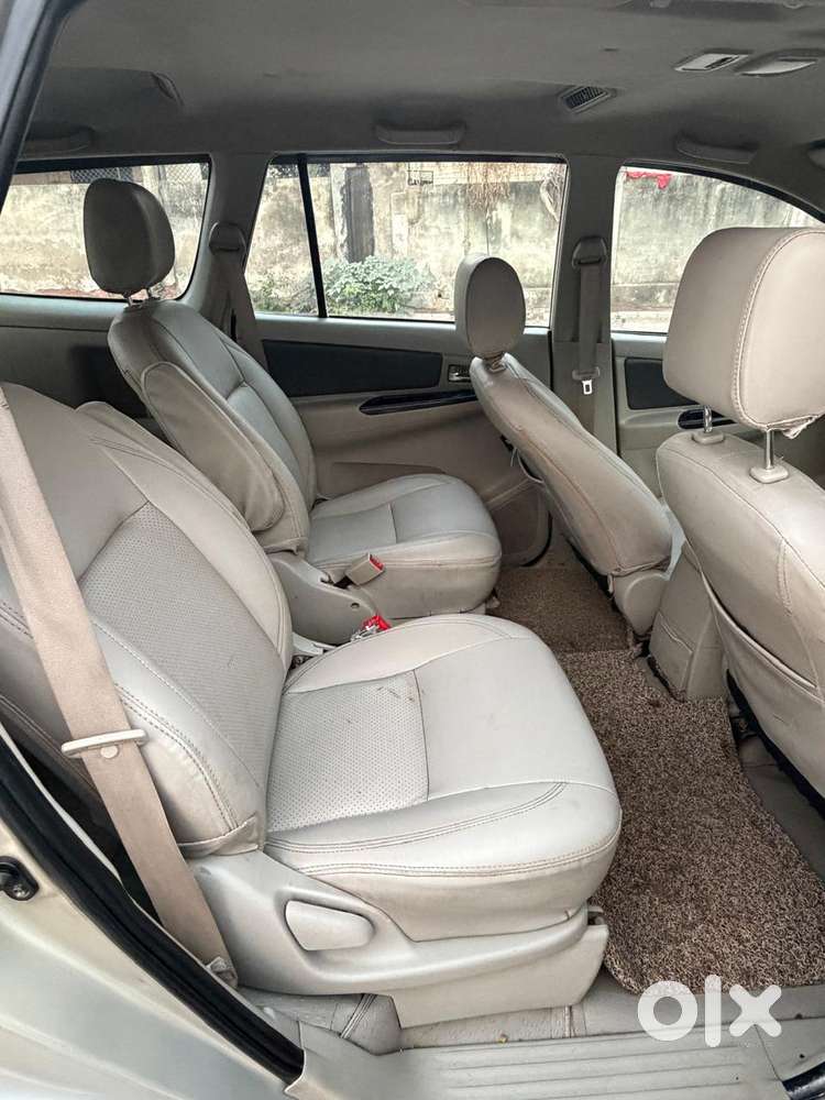 Toyota Innova 2.5 Z Diesel 7 Seater Bs Iv, 2014, Diesel