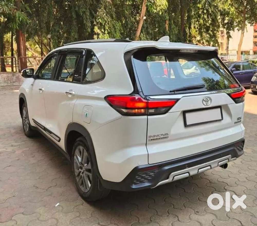Toyota Innova Hycross 2.0 Zx (o) Hybrid 7 Str, 2023, Petrol