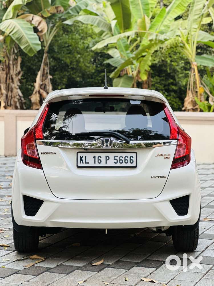 Honda Jazz V Mt Privilege, 2015, Petrol