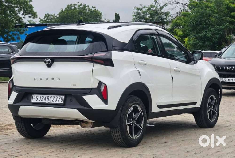 Tata Nexon Creative Plus S 1.2 Revotron Petrol 6 Mt Dt, 2025, Cng & ..