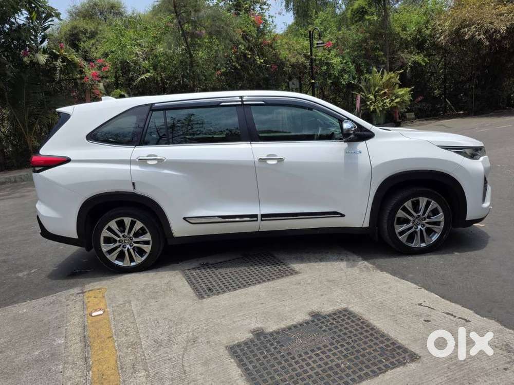 Toyota Innova Hycross 2.0 Zx (o) Hybrid 7 Str, 2023, Cng & Hybrids