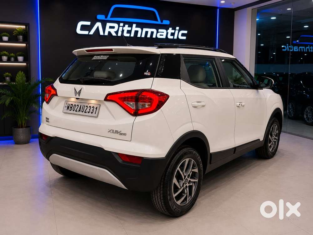 Mahindra Xuv300 1.2 W8 (o) Amt Petrol, 2023, Petrol
