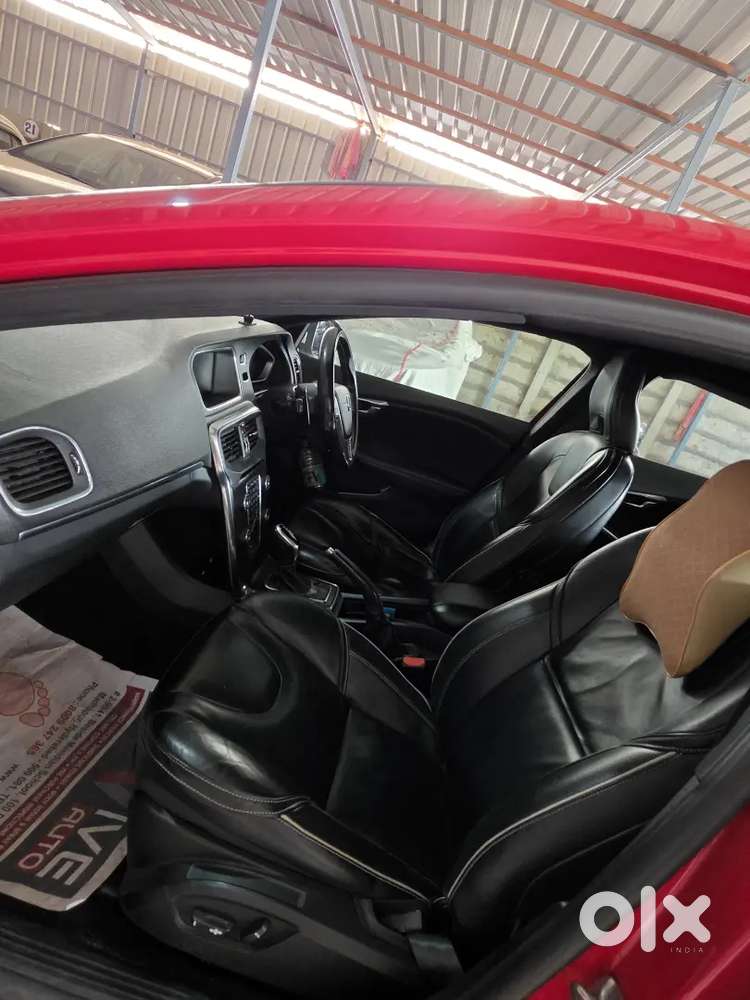 Volvo V40 2017 Diesel 97000 Km Driven. Neatly Maintained