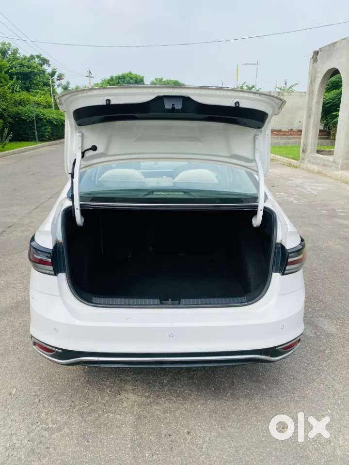 Volkswagen Virtus Topline 1.0 Tsi Mt, 2023, Petrol