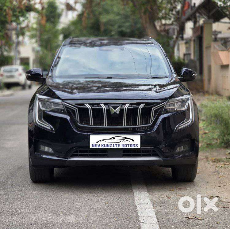 Mahindra Xuv700 2.0 Ax 7 Petrol Mt Str, 2025, Petrol