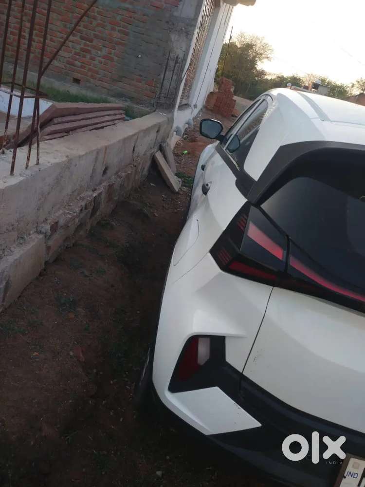 Nexon 1 Hand Car