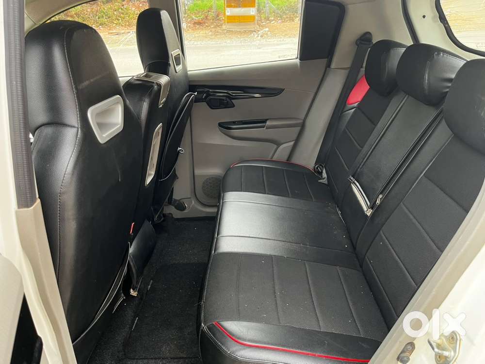 Mahindra Kuv100 6 Seater Topend Vehicle