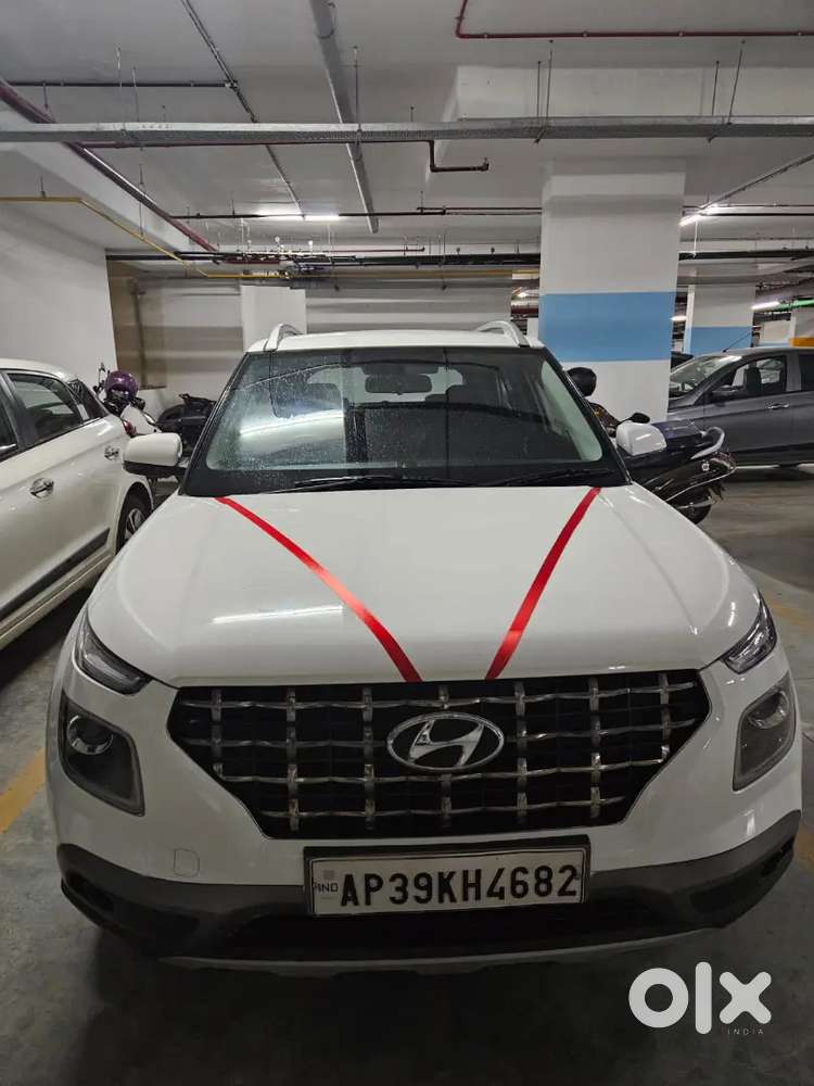 Hyundai Venue 2021 Petrol 57000 Km Driven