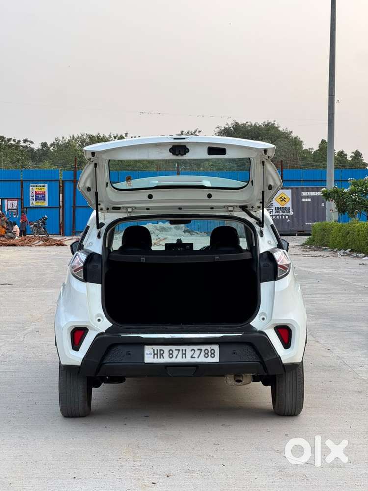 Tata Nexon 1.2 Revotron Xt, 2022, Petrol