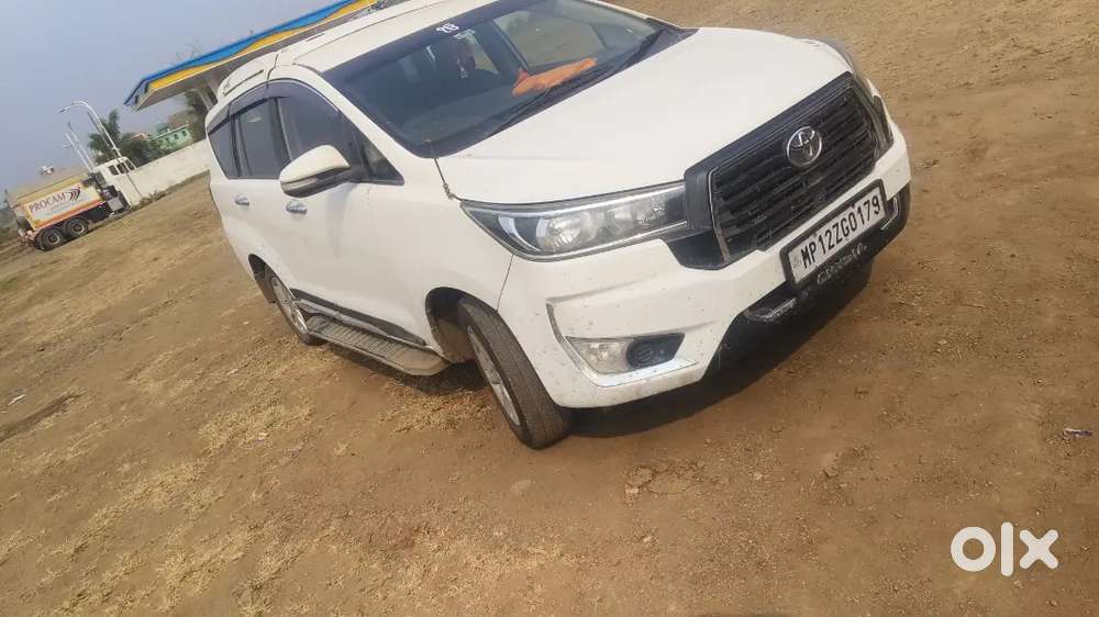 Toyota Innova Crysta 2016 Diesel Well Maintained Dec Ka Model Hai