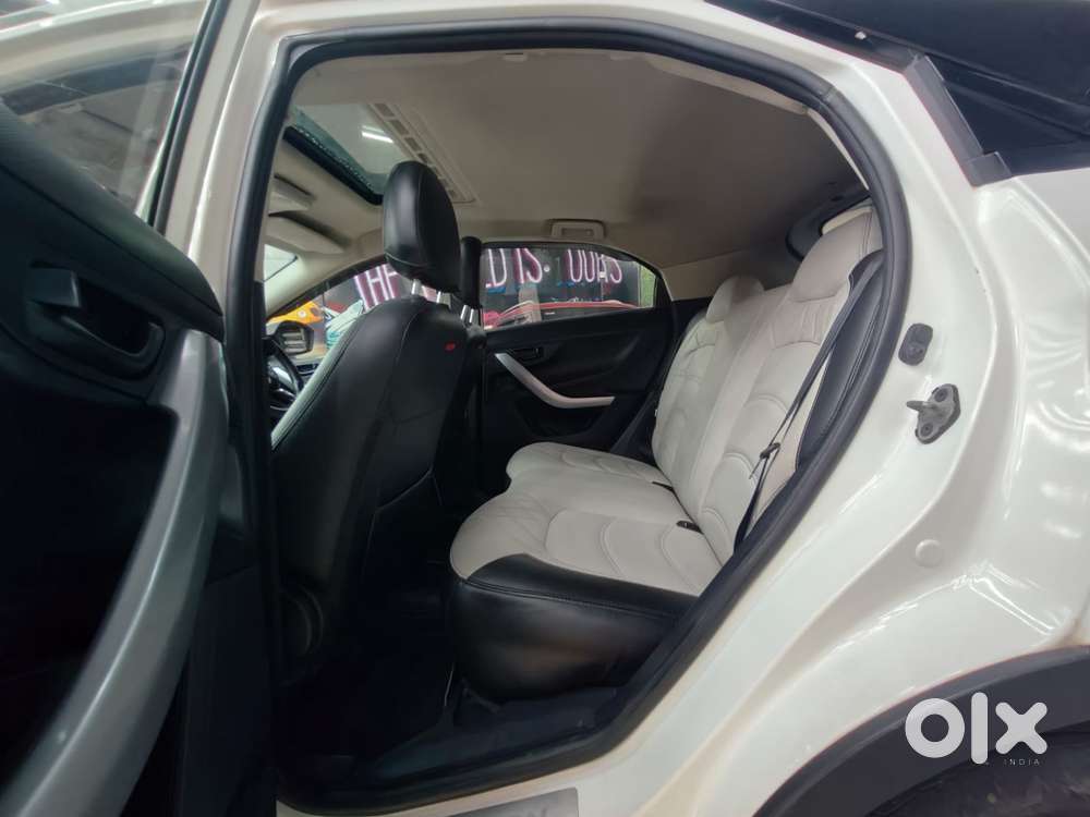 Tata Nexon 1.5 Revotorq Xm (s), 2022, Diesel