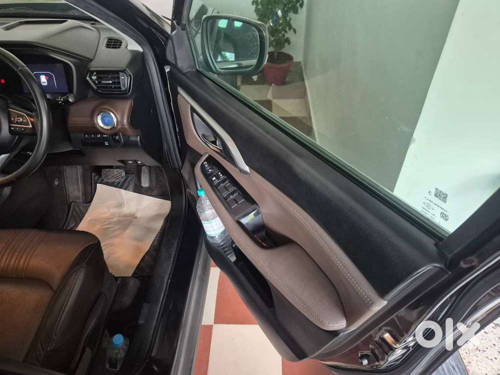 Toyota Urban Cruiser 2024 V Hybrid