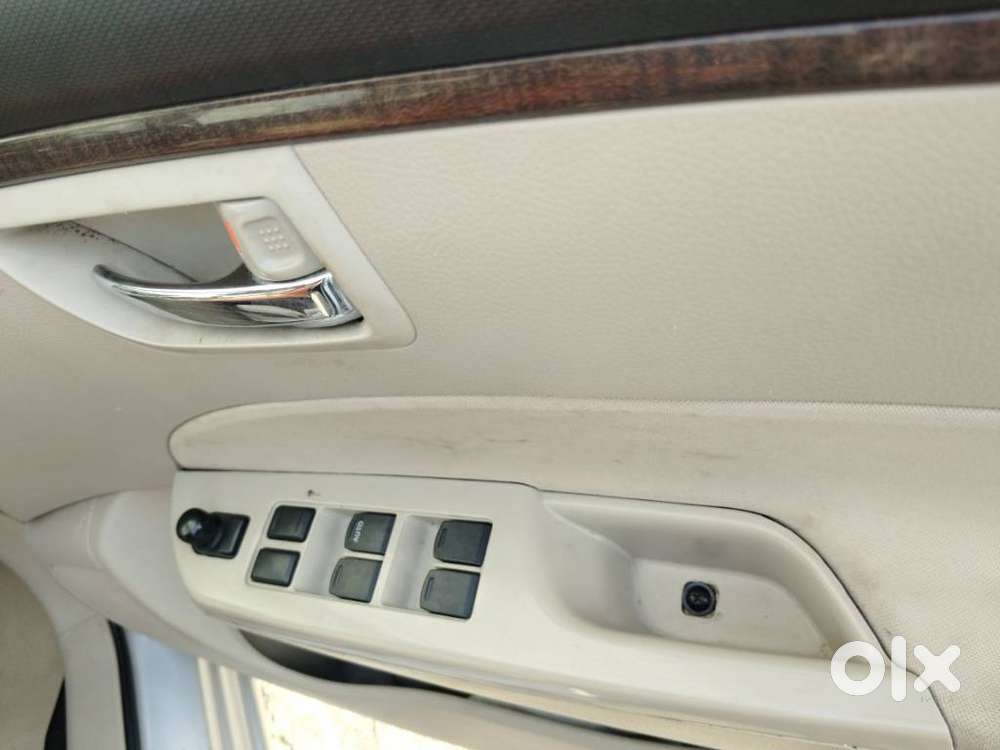Maruti Suzuki Swift Dzire 2015-2017 Zdi, 2017, Diesel