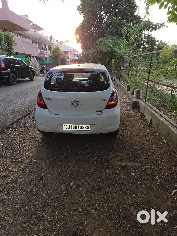 Hyundai I20 Sportz, Vip Gold Number,