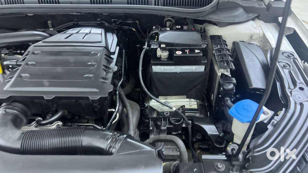 Skoda Slavia Ambition 1.0l Tsi At, 2022, Petrol