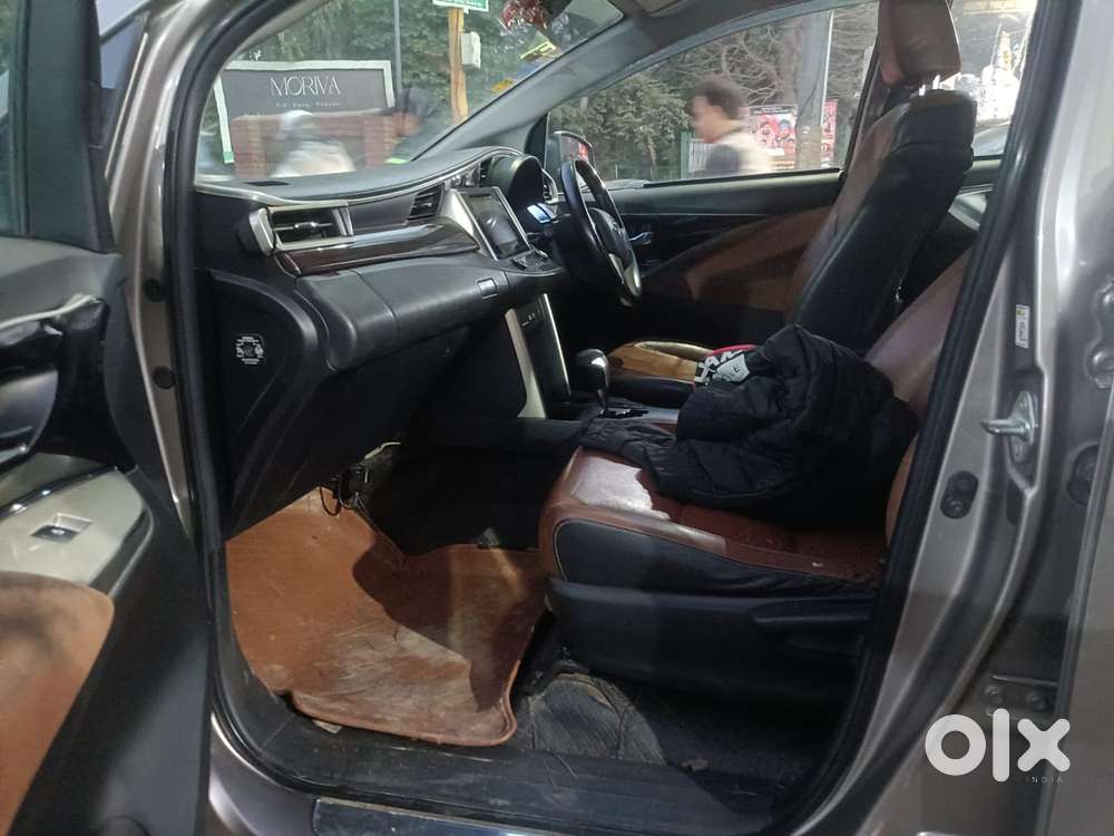 Toyota Innova Crysta 2.8z Automatic, 2016, Diesel