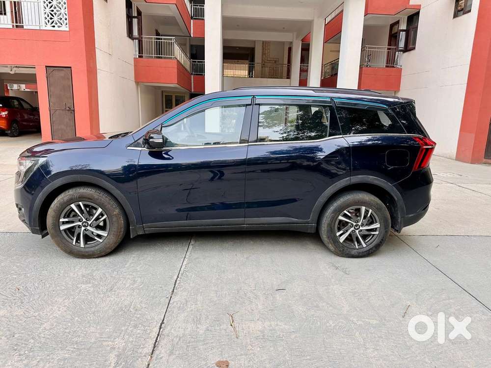 Mahindra Xuv700 2.0 Ax 5 Petrol Mt 7 Str, 2024, Petrol