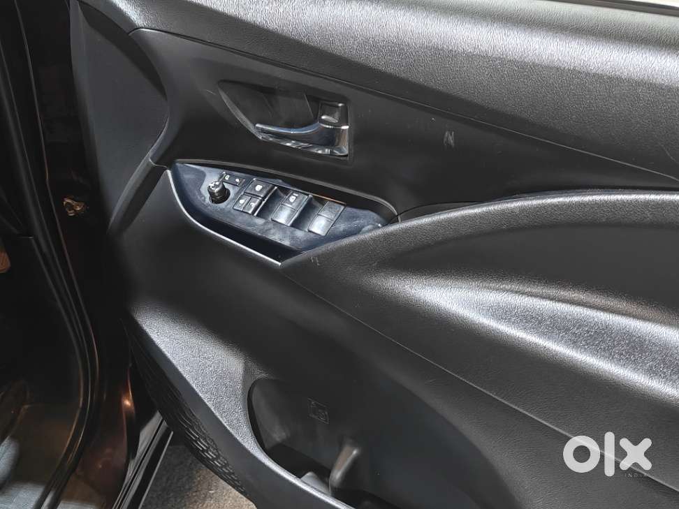 Toyota Innova Crysta 2.4 Gx Mt 8s, 2019, Diesel