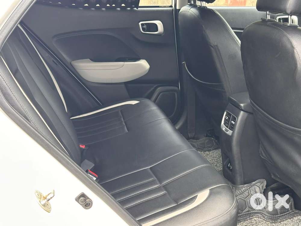Hyundai Venue Sx (o) Mt 1.5 Diesel, 2023, Diesel
