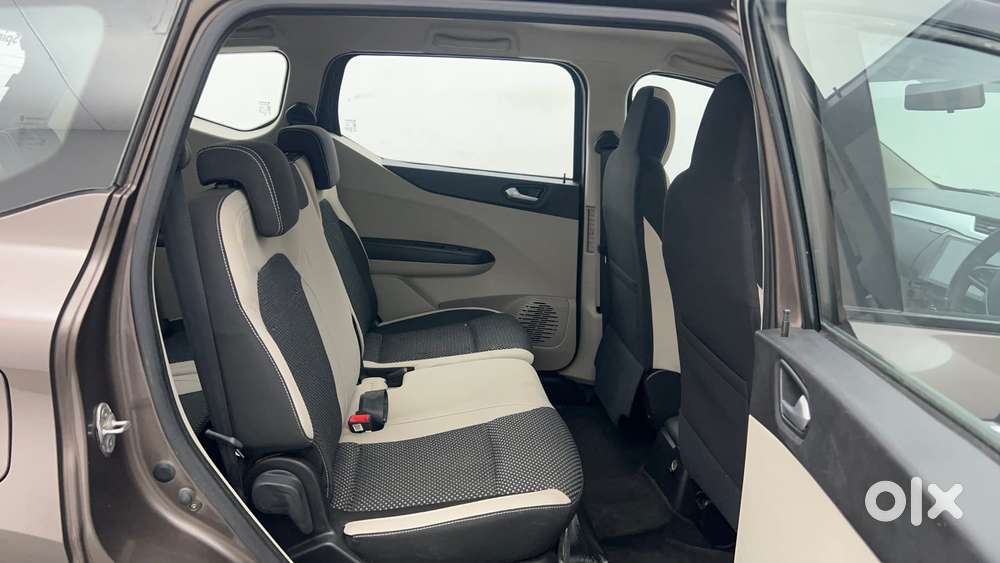 Renault Triber Rxz, 2021, Petrol