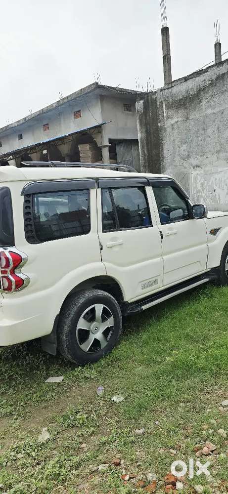 Mahindra Scorpio S6 Plus 2016