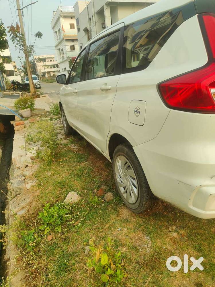 Maruti Suzuki Ertiga 2024 Petrol Well Maintained