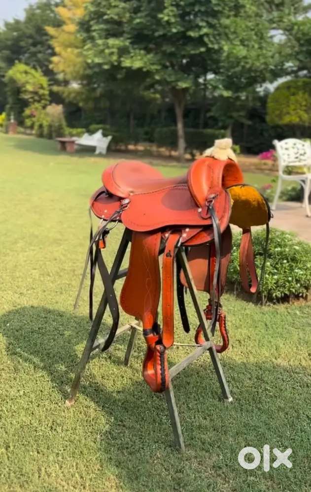 Pure leather Western horse saddle for sale , good condition